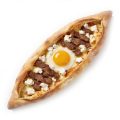 Pide Feta, Kebabfleisch und Ei